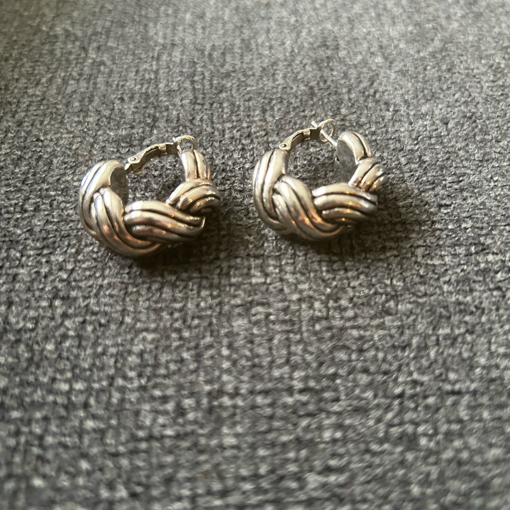 Vintage 925 sterling silver hoops !